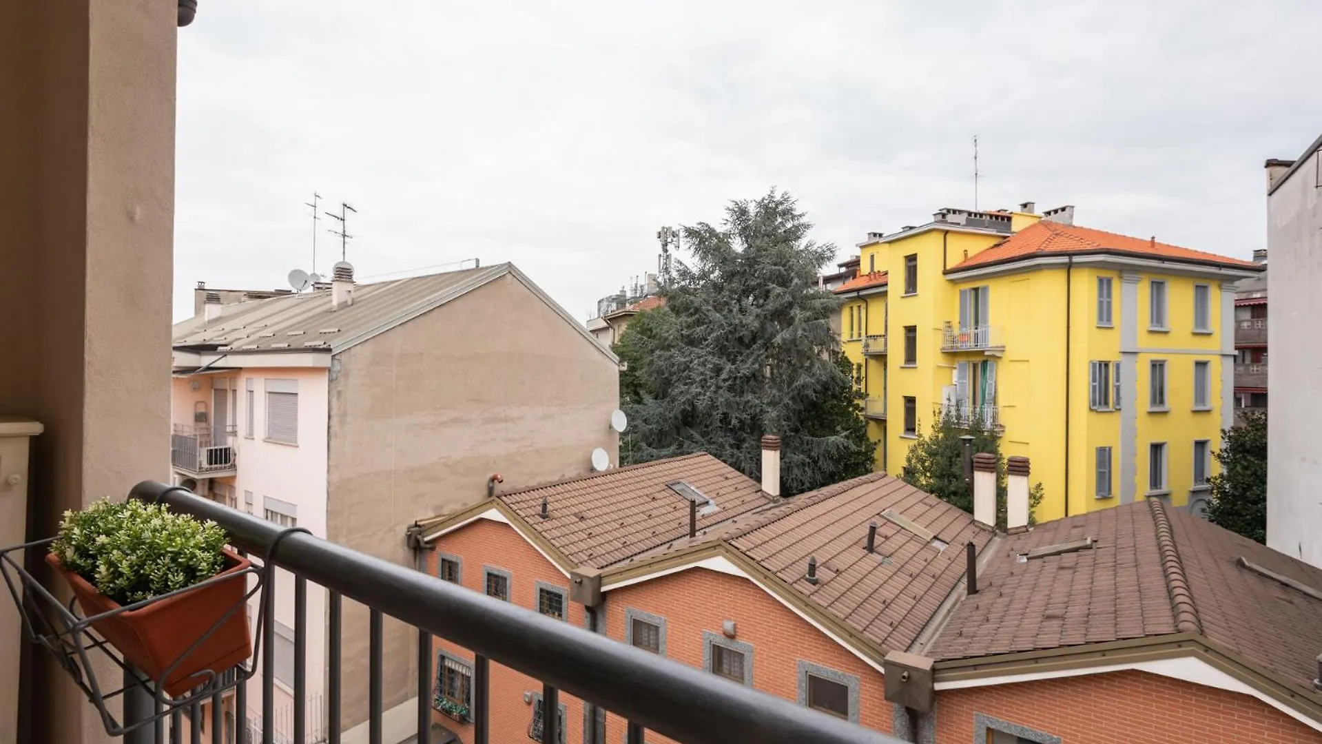 Via Delle Abbadesse 50 4 Pax Wi-Fi Apartment Milan Italy